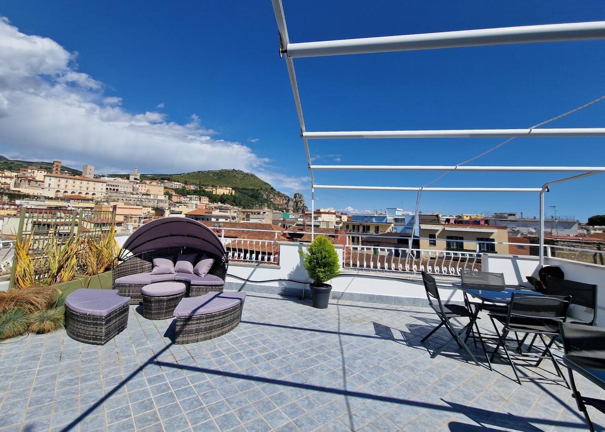 Tower Apartments Terracina Zewnętrze zdjęcie